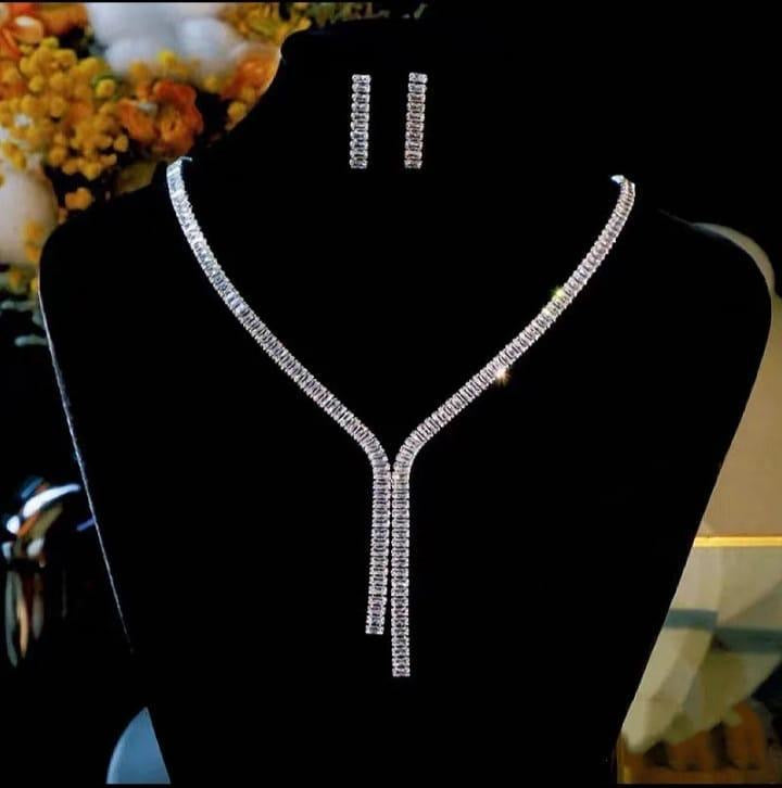 Modern design silver plated necklace set