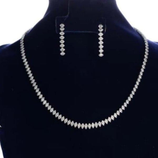 Modern design necklace set